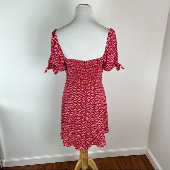 Aritzia Sunday Best Imogen Red Floral Dress in Lillooet/Espace | Size 4 - Picture 4 of 7